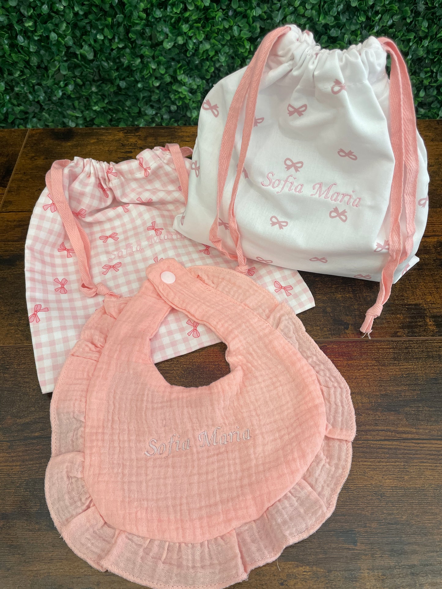 Set Neonati (Sacchetto + Bavaglino) + Ricamo personalizzato