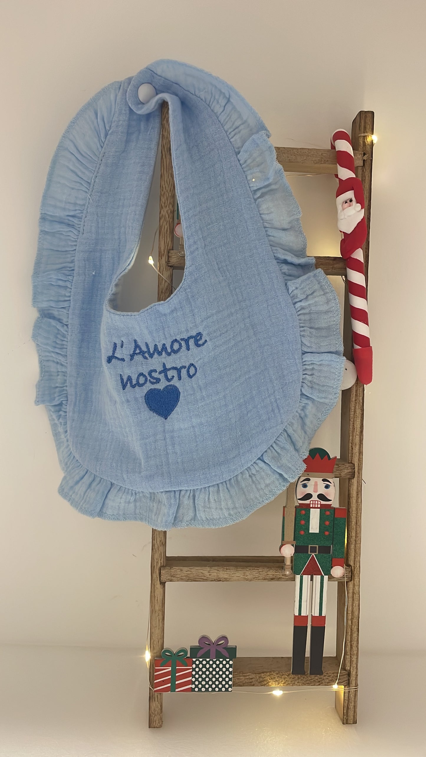 Bavaglini neonato ricamati col proprio nome