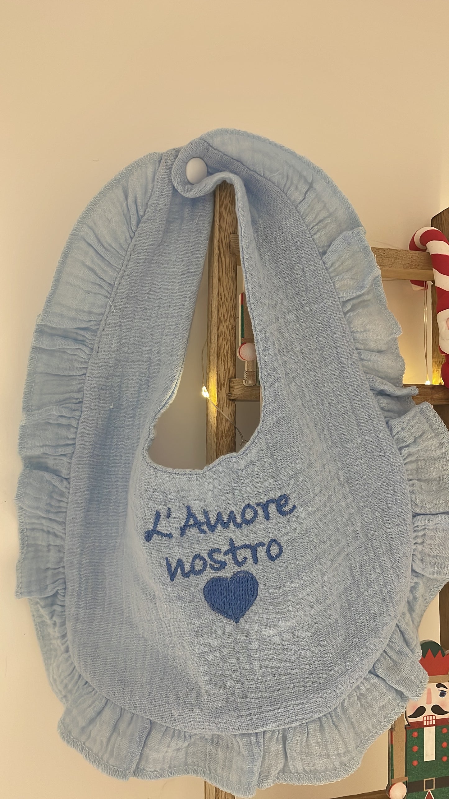 Bavaglini neonato ricamati col proprio nome