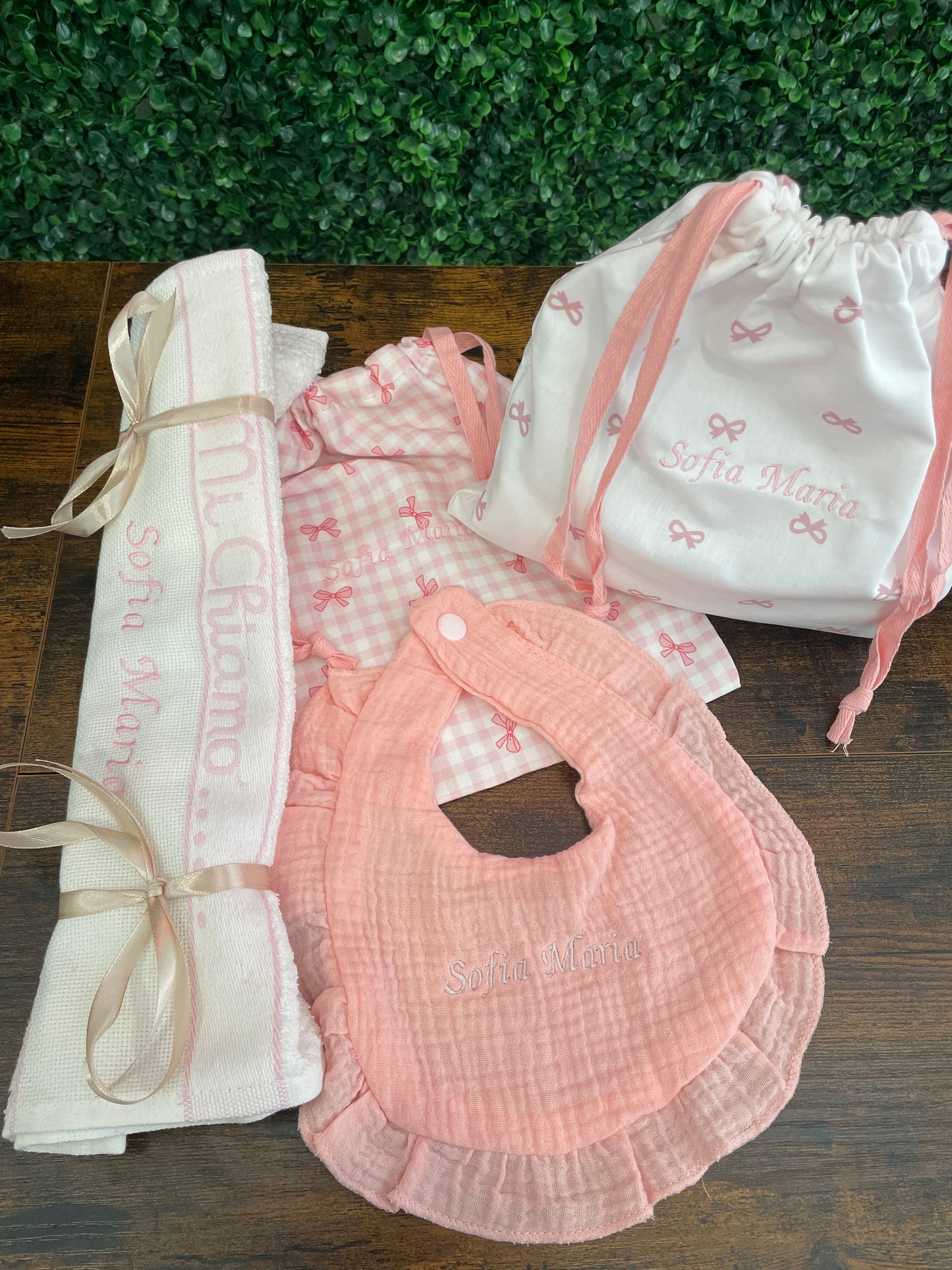 Set Neonati (Sacchetto + Bavaglino) + Ricamo personalizzato