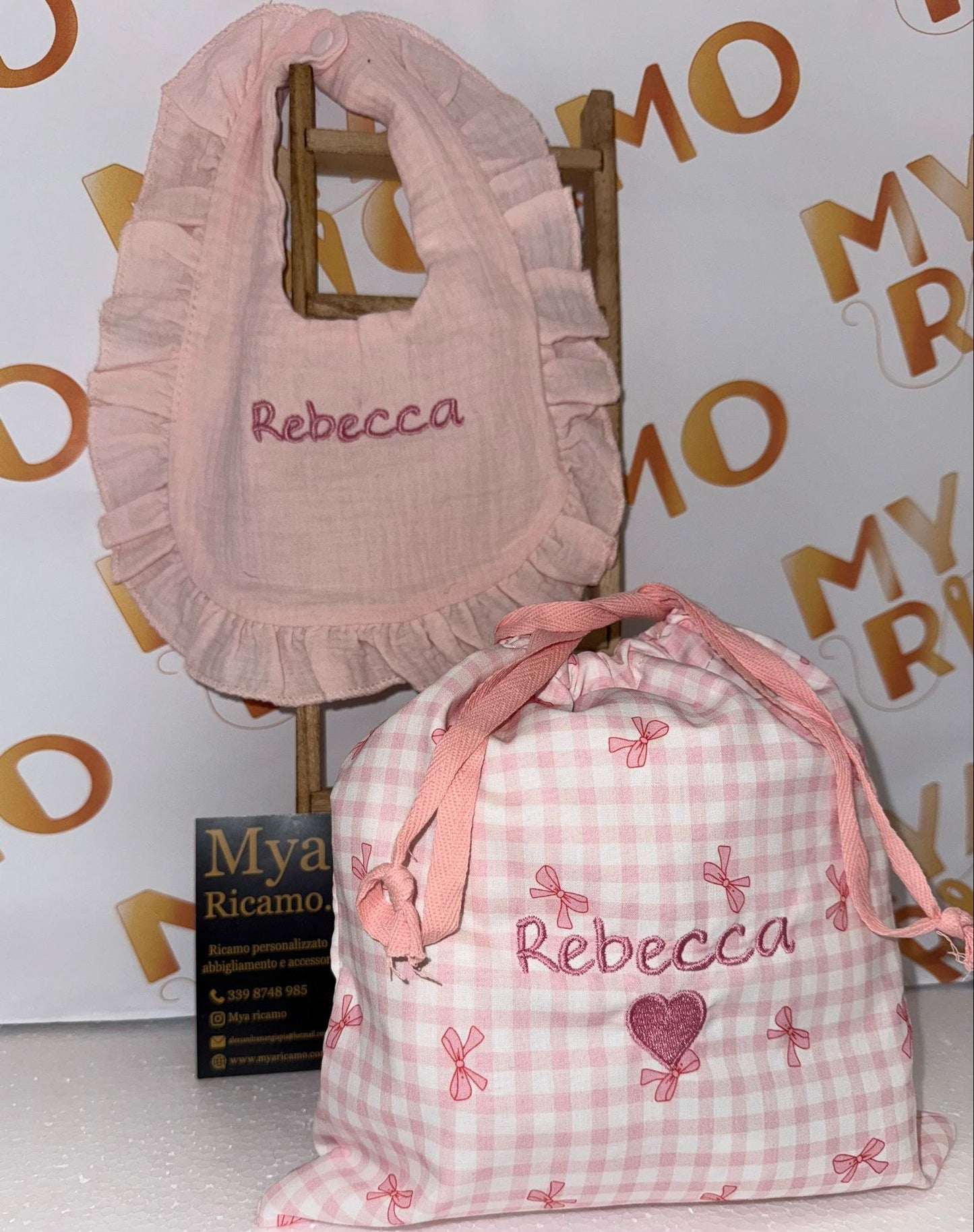 Set Neonati (Sacchetto + Bavaglino) + Ricamo personalizzato